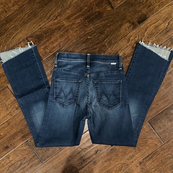 Mother The Insider Crop Step Fray Tongue and Chic Women’s Jeans - Picture 5 of 6